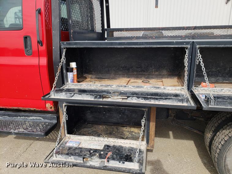 image for item DB9410 2004 GMC C4500 flatbed truck