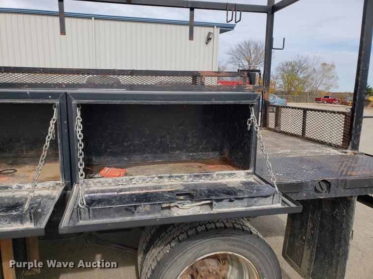 image for item DB9410 2004 GMC C4500 flatbed truck