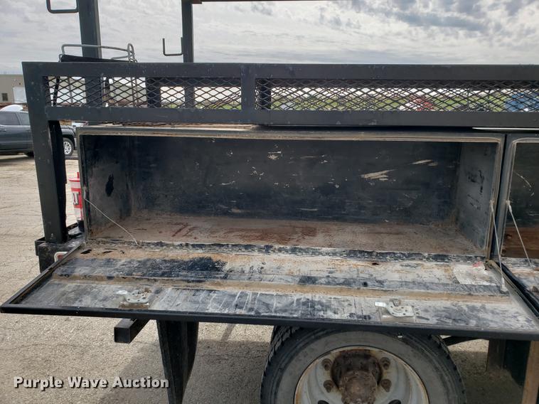 image for item DB9410 2004 GMC C4500 flatbed truck