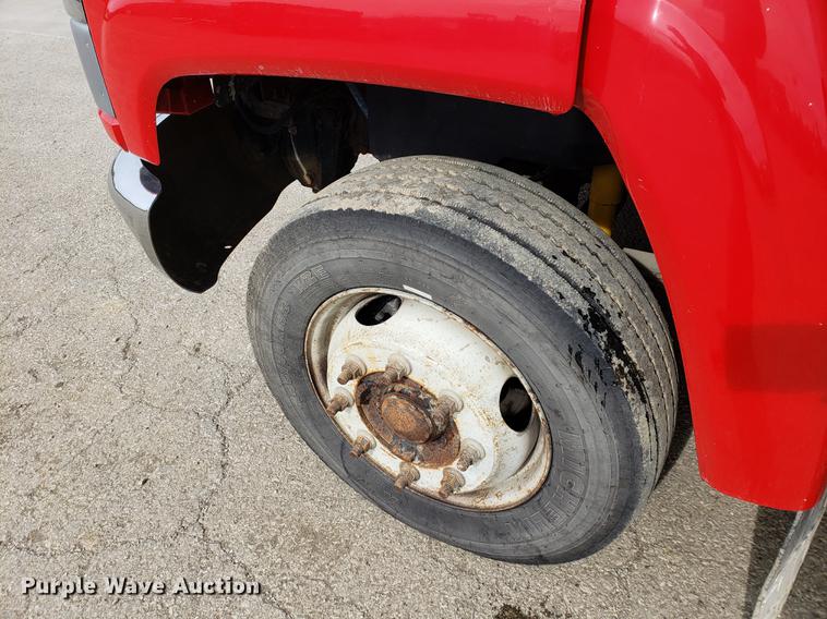 image for item DB9410 2004 GMC C4500 flatbed truck