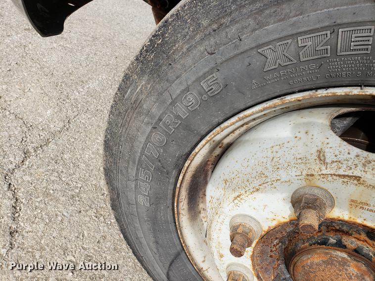 image for item DB9410 2004 GMC C4500 flatbed truck