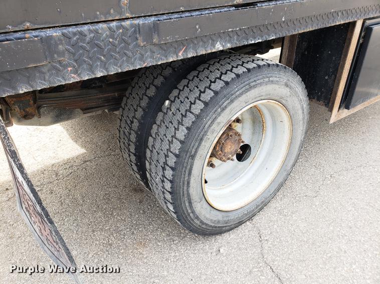 image for item DB9410 2004 GMC C4500 flatbed truck