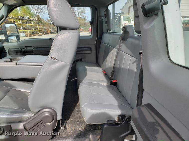 image for item DB9411 2013 Ford F250 Super Duty utility bed pickup truck