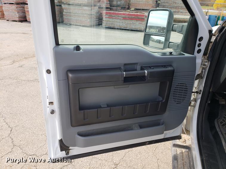 image for item DB9411 2013 Ford F250 Super Duty utility bed pickup truck