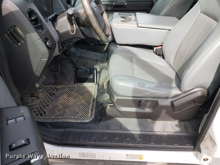 image for item DB9411 2013 Ford F250 Super Duty utility bed pickup truck