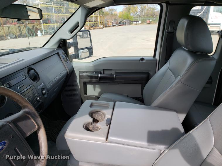 image for item DB9411 2013 Ford F250 Super Duty utility bed pickup truck