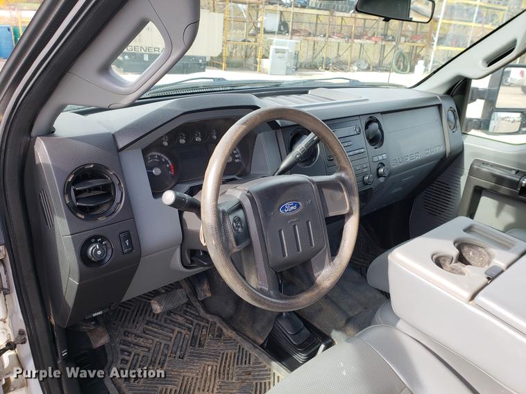 image for item DB9411 2013 Ford F250 Super Duty utility bed pickup truck