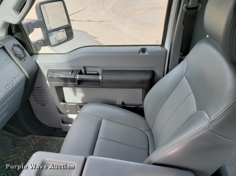 image for item DB9411 2013 Ford F250 Super Duty utility bed pickup truck