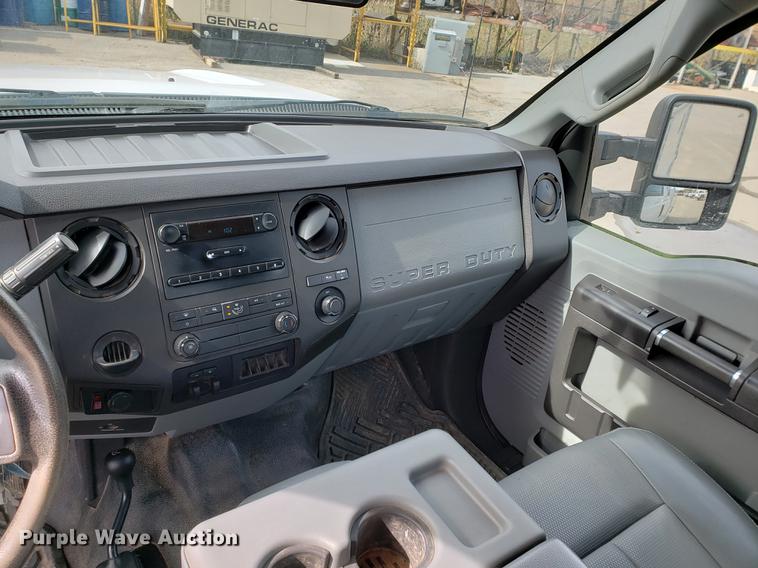 image for item DB9411 2013 Ford F250 Super Duty utility bed pickup truck