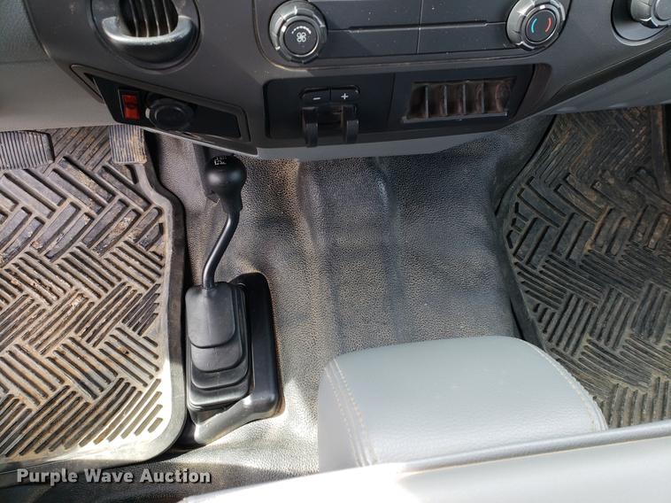 image for item DB9411 2013 Ford F250 Super Duty utility bed pickup truck