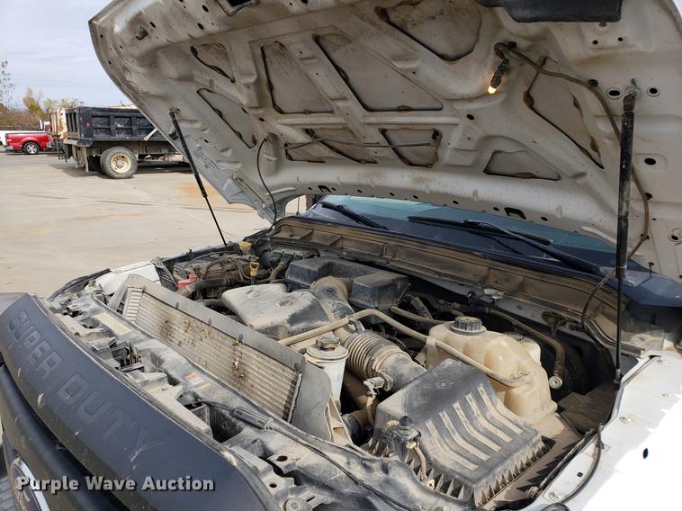 image for item DB9411 2013 Ford F250 Super Duty utility bed pickup truck