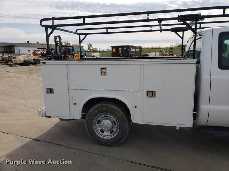 image for item DB9411 2013 Ford F250 Super Duty utility bed pickup truck