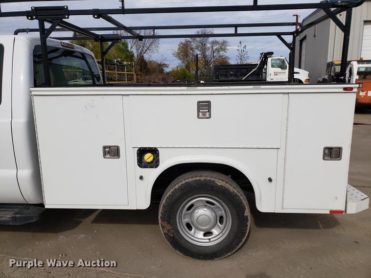 image for item DB9411 2013 Ford F250 Super Duty utility bed pickup truck