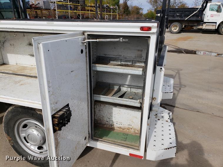 image for item DB9411 2013 Ford F250 Super Duty utility bed pickup truck