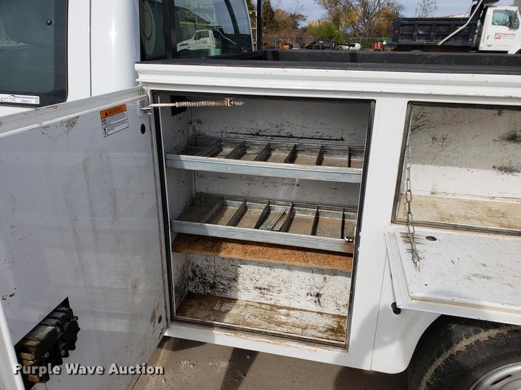 image for item DB9411 2013 Ford F250 Super Duty utility bed pickup truck