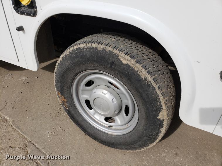 image for item DB9411 2013 Ford F250 Super Duty utility bed pickup truck