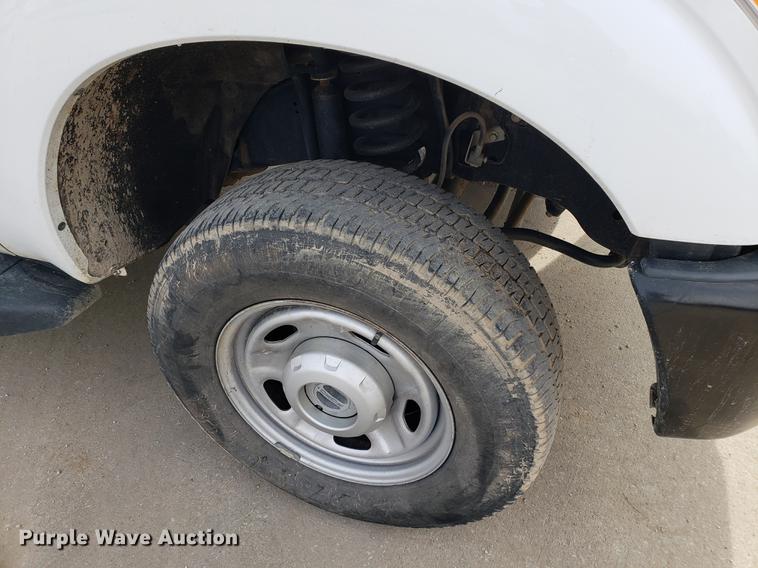 image for item DB9411 2013 Ford F250 Super Duty utility bed pickup truck