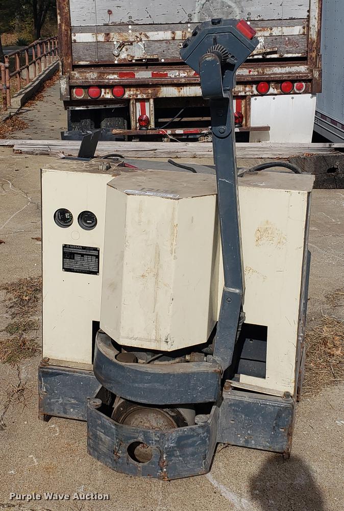 image for item DB9423 Nissan WPN-60-27X48 pallet jack