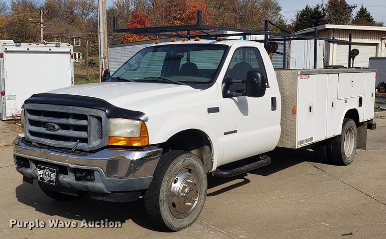 image for item DB9424 2001 Ford F450 Super Duty utility truck