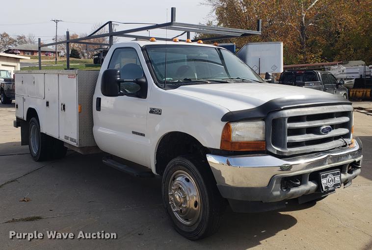 image for item DB9424 2001 Ford F450 Super Duty utility truck