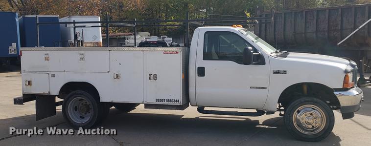 image for item DB9424 2001 Ford F450 Super Duty utility truck