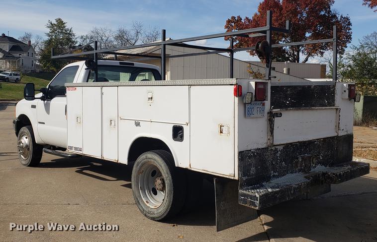 image for item DB9424 2001 Ford F450 Super Duty utility truck