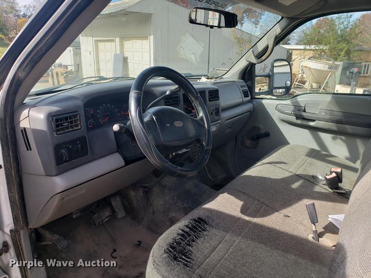 image for item DB9424 2001 Ford F450 Super Duty utility truck