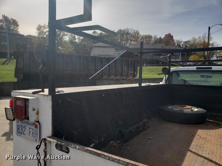 image for item DB9424 2001 Ford F450 Super Duty utility truck