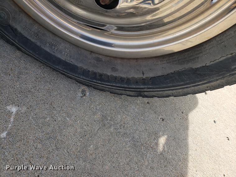 image for item DB9424 2001 Ford F450 Super Duty utility truck