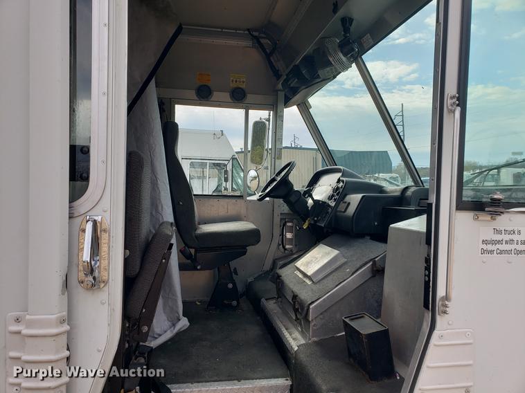 image for item DB9429 2009 Workhorse delivery truck