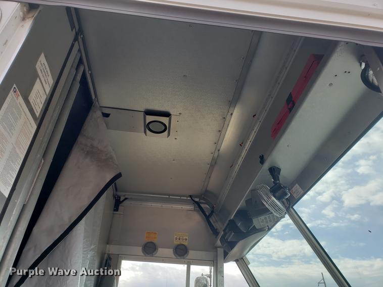 image for item DB9429 2009 Workhorse delivery truck