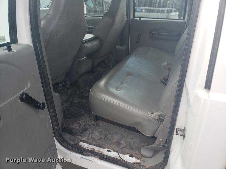 image for item DB9431 2006 Ford F450 Super Duty Crew Cab utility truck