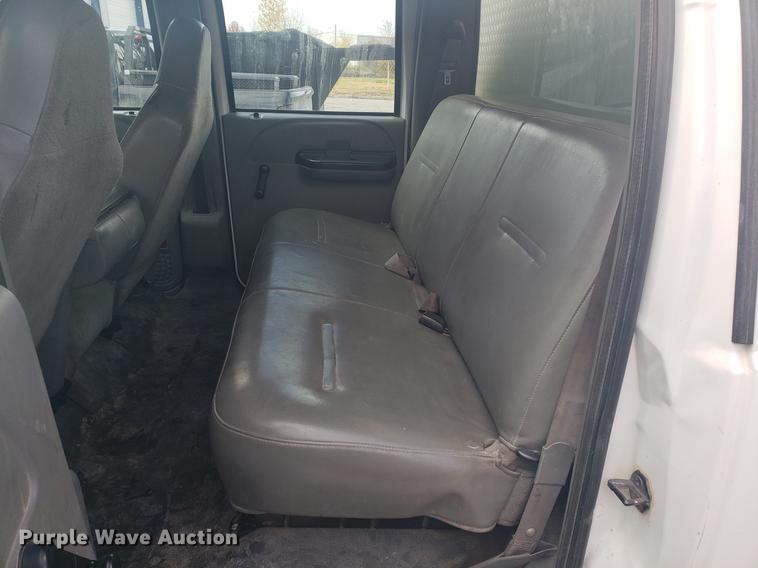 image for item DB9431 2006 Ford F450 Super Duty Crew Cab utility truck
