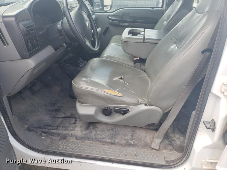 image for item DB9431 2006 Ford F450 Super Duty Crew Cab utility truck