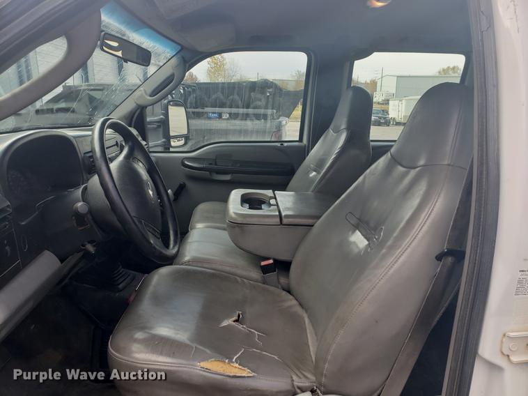 image for item DB9431 2006 Ford F450 Super Duty Crew Cab utility truck