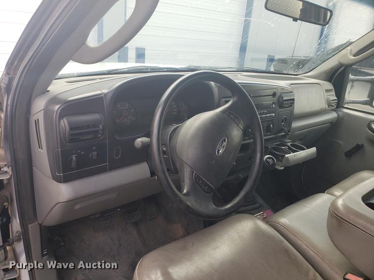 image for item DB9431 2006 Ford F450 Super Duty Crew Cab utility truck