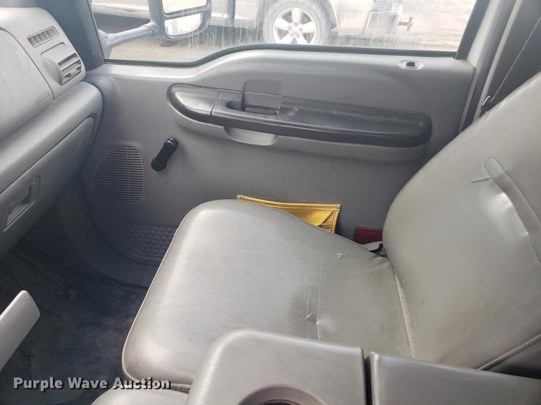 image for item DB9431 2006 Ford F450 Super Duty Crew Cab utility truck