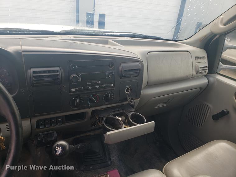 image for item DB9431 2006 Ford F450 Super Duty Crew Cab utility truck