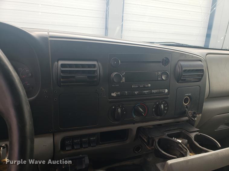 image for item DB9431 2006 Ford F450 Super Duty Crew Cab utility truck