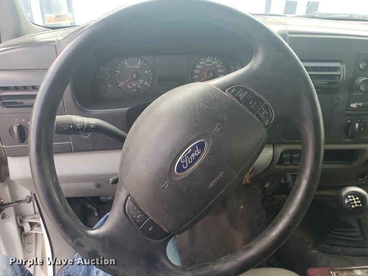 image for item DB9431 2006 Ford F450 Super Duty Crew Cab utility truck