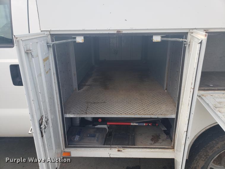 image for item DB9431 2006 Ford F450 Super Duty Crew Cab utility truck