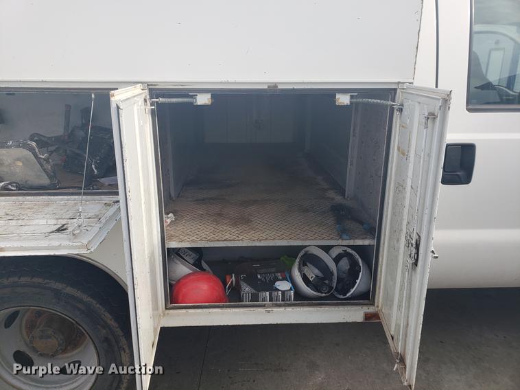 image for item DB9431 2006 Ford F450 Super Duty Crew Cab utility truck