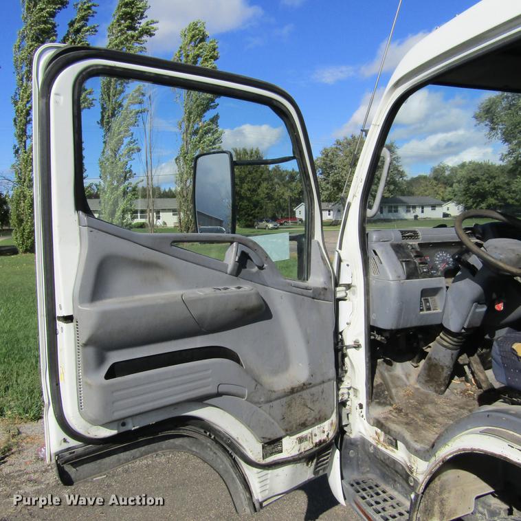 image for item DD2669 2008 Mitsubishi Fuso FE125 flatbed truck