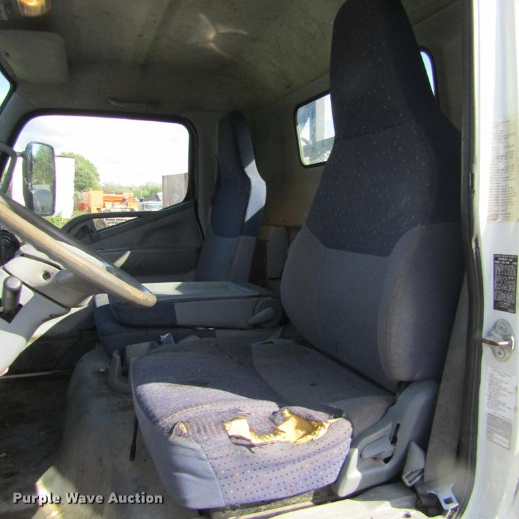 image for item DD2669 2008 Mitsubishi Fuso FE125 flatbed truck