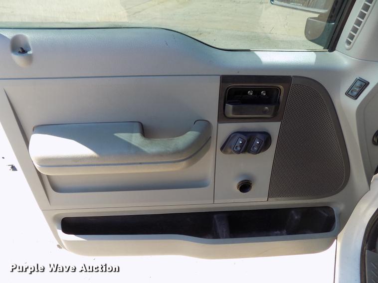 image for item DD3475 2007 Ford F150 SuperCab pickup truck