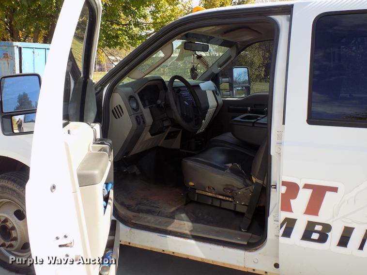 image for item DD3501 2010 Ford F350 Super Duty Crew Cab utility bed pickup truck