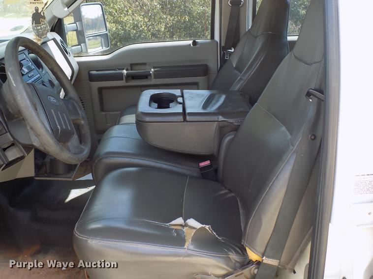 image for item DD3501 2010 Ford F350 Super Duty Crew Cab utility bed pickup truck