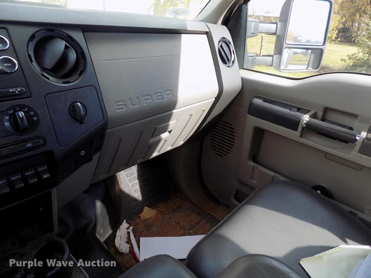 image for item DD3501 2010 Ford F350 Super Duty Crew Cab utility bed pickup truck