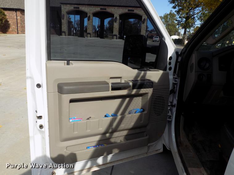 image for item DD3501 2010 Ford F350 Super Duty Crew Cab utility bed pickup truck