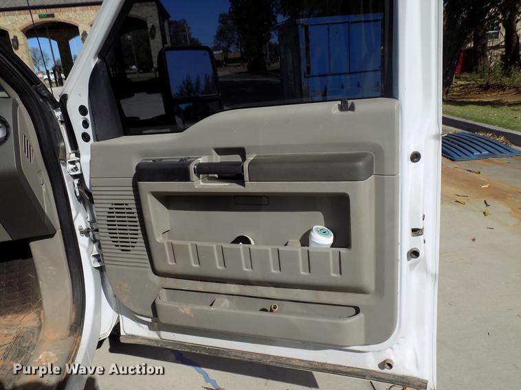 image for item DD3501 2010 Ford F350 Super Duty Crew Cab utility bed pickup truck